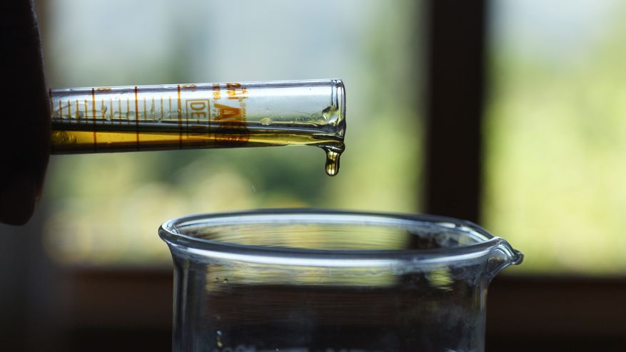 La distillazione e gli Oli Essenziali - SEMINARIO ESPERIENZIALE